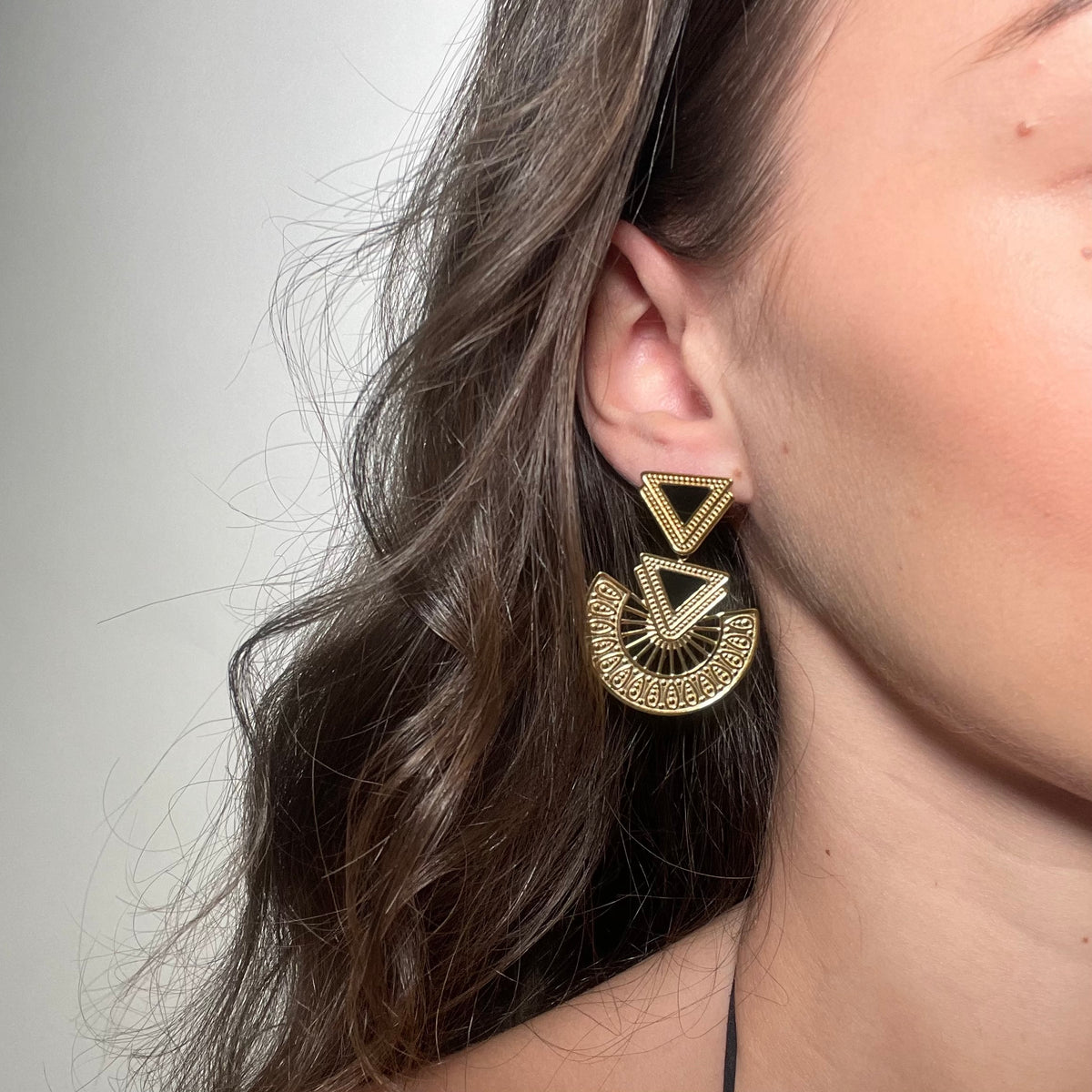Boucles d’oreilles pendantes noires - Tara