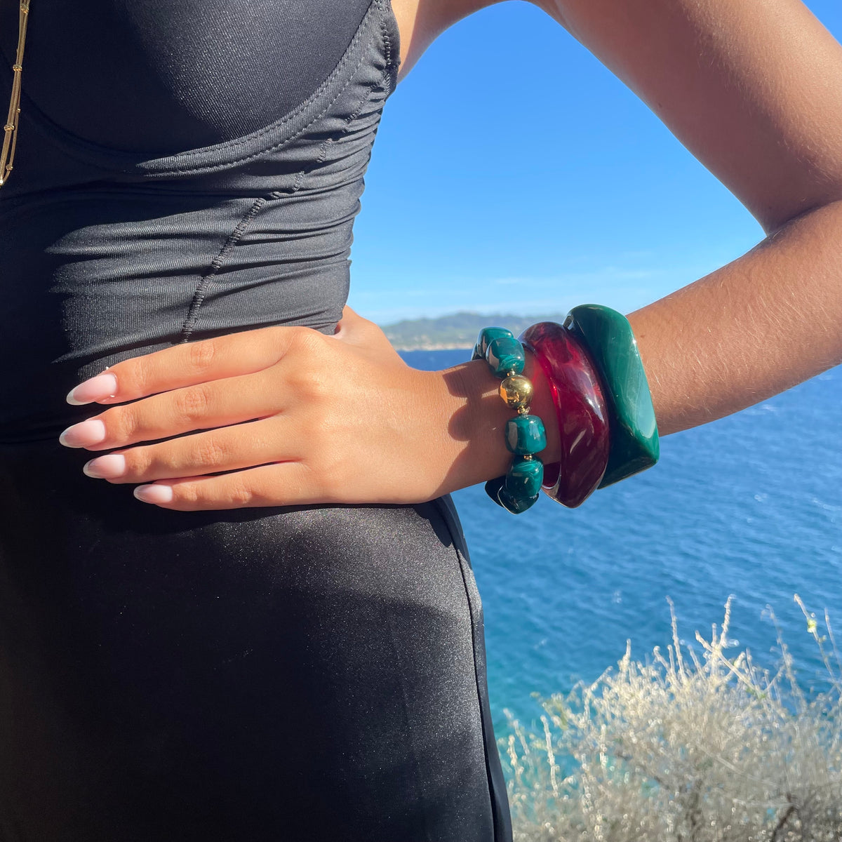 Bracelet tendance perles en résine couleur vert pour femme 