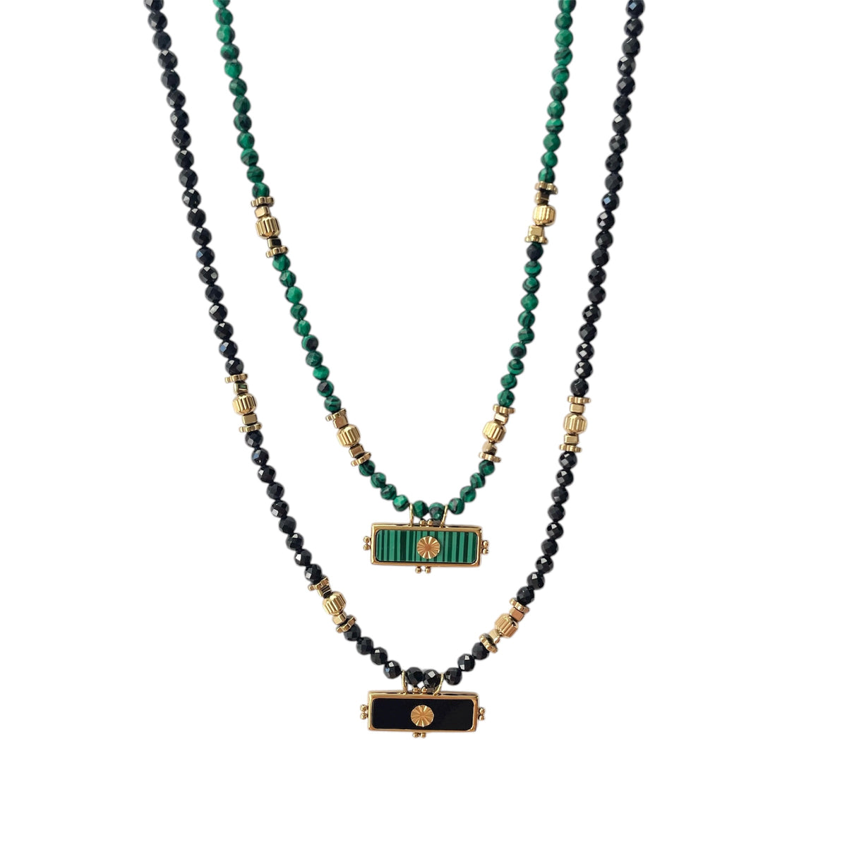 Collier amulette doré et pierre naturelles pour femme 
