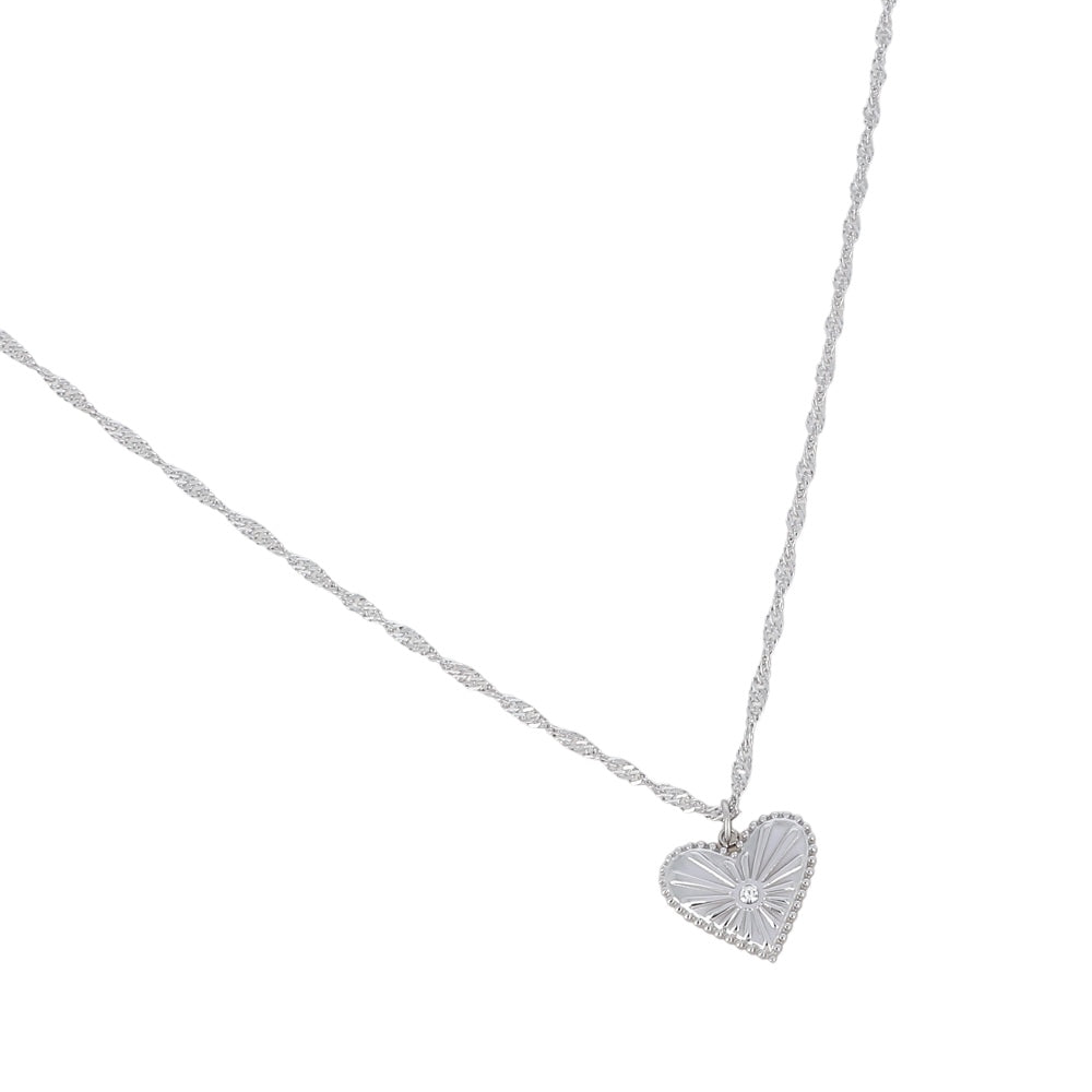 Collier pour femme en acier inoxydable argenté, chaîne fine ajustable ornée d’un pendentif cœur texturé effet rayonnant avec un oxyde de zirconium central, bijou élégant, hypoallergénique et résistant à l’eau